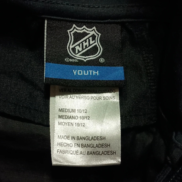 Official NHL BRUINS youth size 8-10 lightweight zip up jacket - Picture 2 of 5